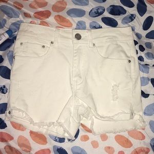 CUTE WHITE SHORTS